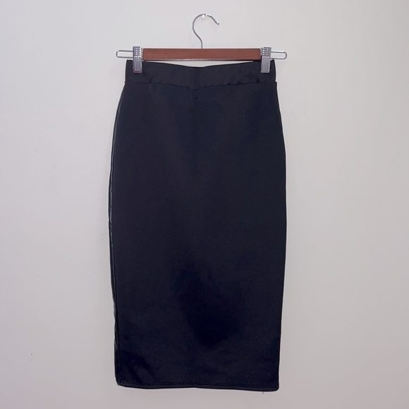 Faux Leather Pencil Skirt - Picture 6 of 9